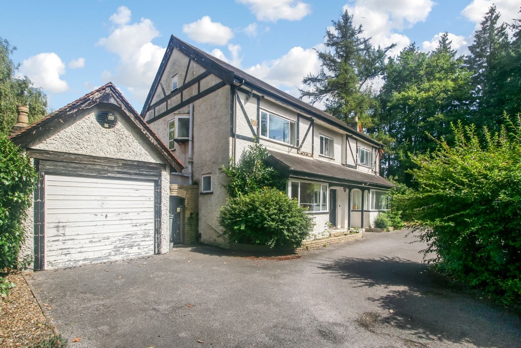 Images for Cullesden Road, Kenley, CR8 EAID:4238971326 BID:111a20da-ac98-4726-afab-e685f1b287bd