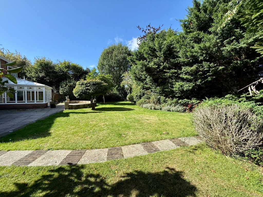 Images for Shaw Crescent, South Croydon, CR2 EAID:4238971326 BID:111a20da-ac98-4726-afab-e685f1b287bd
