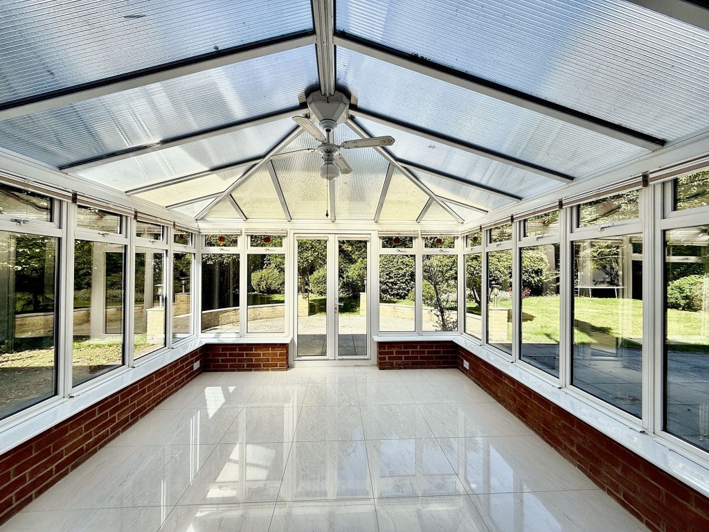 Images for Shaw Crescent, South Croydon, CR2 EAID:4238971326 BID:111a20da-ac98-4726-afab-e685f1b287bd