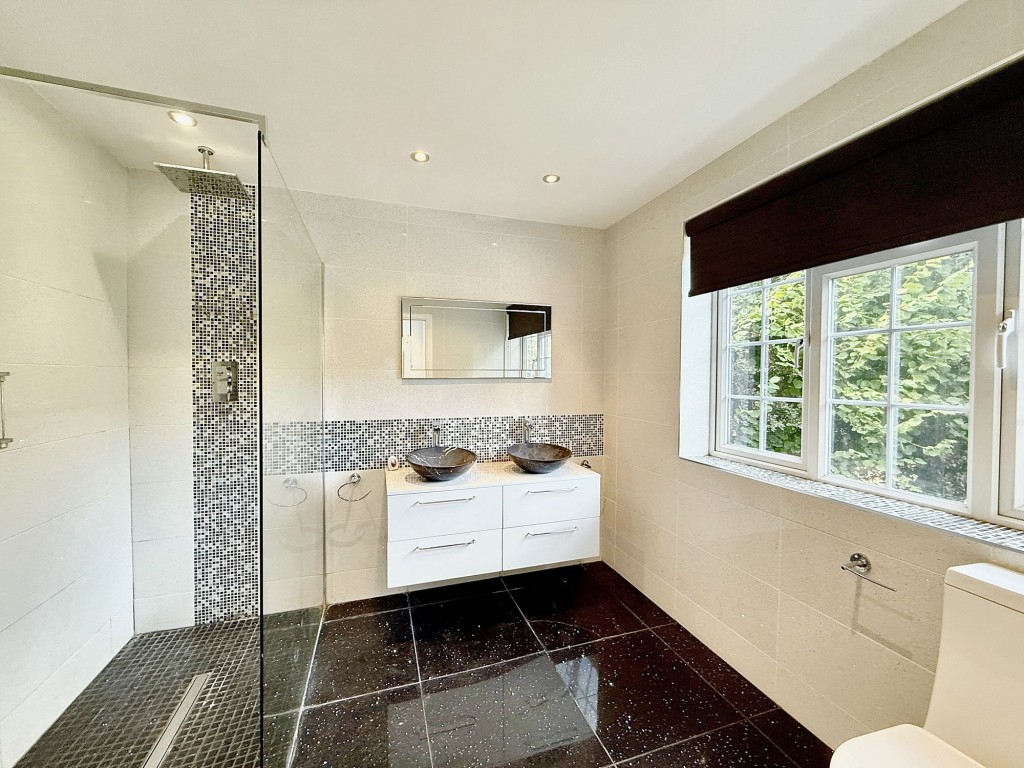 Images for Shaw Crescent, South Croydon, CR2 EAID:4238971326 BID:111a20da-ac98-4726-afab-e685f1b287bd