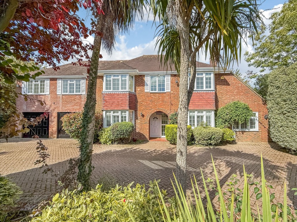 Images for Shaw Crescent, South Croydon, CR2 EAID:4238971326 BID:111a20da-ac98-4726-afab-e685f1b287bd