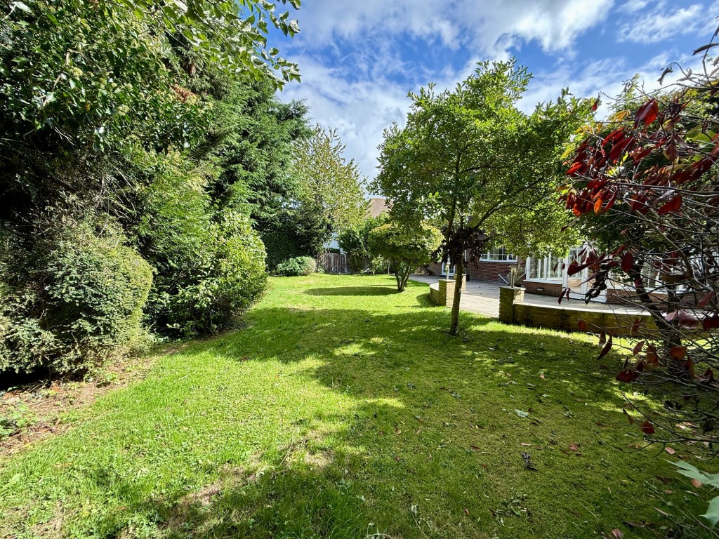 Images for Shaw Crescent, South Croydon, CR2 EAID:4238971326 BID:111a20da-ac98-4726-afab-e685f1b287bd