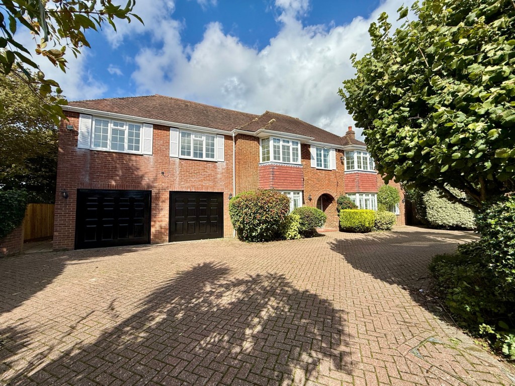 Images for Shaw Crescent, South Croydon, CR2 EAID:4238971326 BID:111a20da-ac98-4726-afab-e685f1b287bd