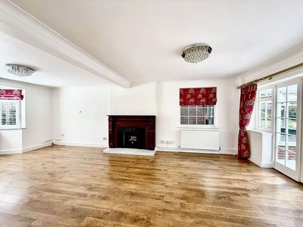 Images for Shaw Crescent, South Croydon, CR2 EAID:4238971326 BID:111a20da-ac98-4726-afab-e685f1b287bd