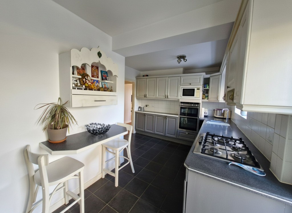 Images for Crest Road, South Croydon, CR2 EAID:4238971326 BID:111a20da-ac98-4726-afab-e685f1b287bd