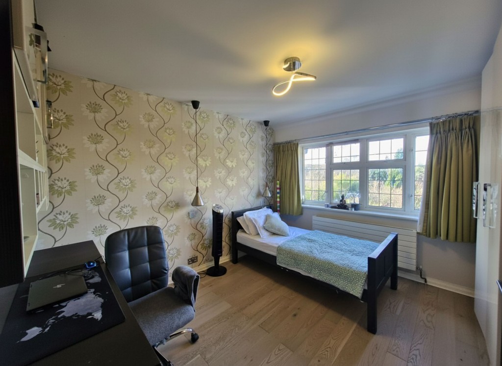 Images for Crest Road, South Croydon, CR2 EAID:4238971326 BID:111a20da-ac98-4726-afab-e685f1b287bd