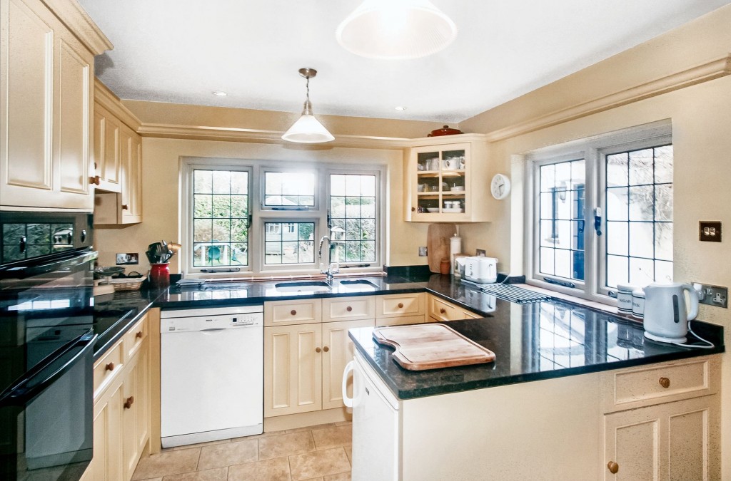 Images for 26, Cullesden Road, CR8 EAID:4238971326 BID:111a20da-ac98-4726-afab-e685f1b287bd