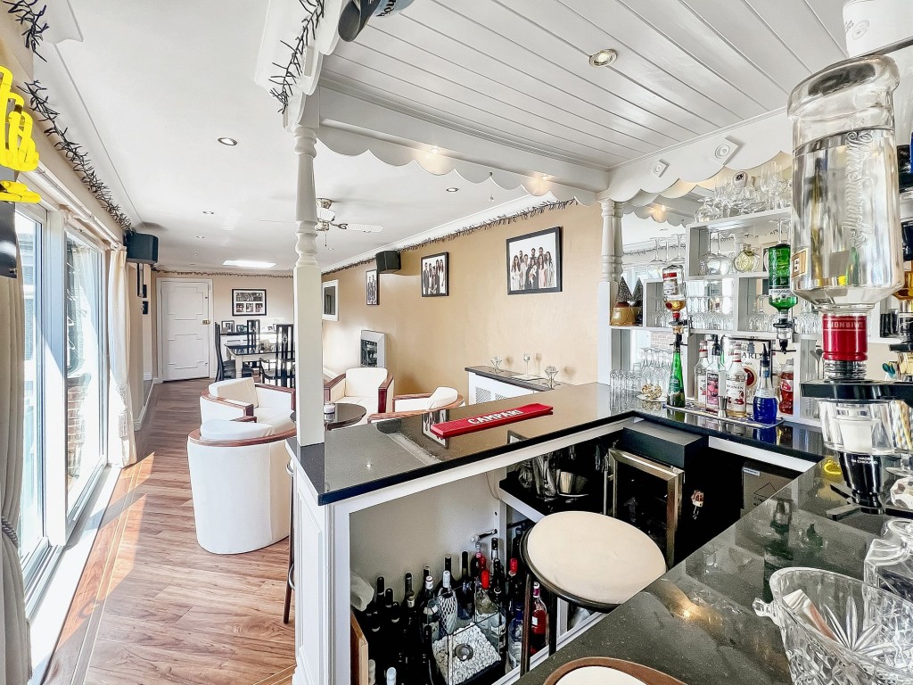 Images for Fitzjames Avenue, Whitgift Estate, CR0 EAID:4238971326 BID:111a20da-ac98-4726-afab-e685f1b287bd