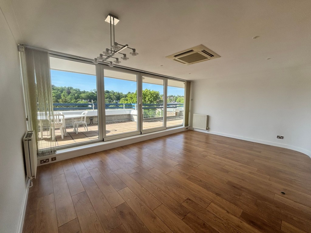 Images for High Street, Astoria Court, CR8 EAID:4238971326 BID:111a20da-ac98-4726-afab-e685f1b287bd