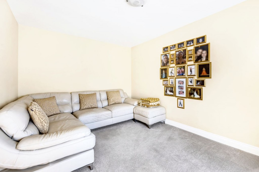 Images for Mount Park Avenue, South Croydon, CR2 EAID:4238971326 BID:111a20da-ac98-4726-afab-e685f1b287bd