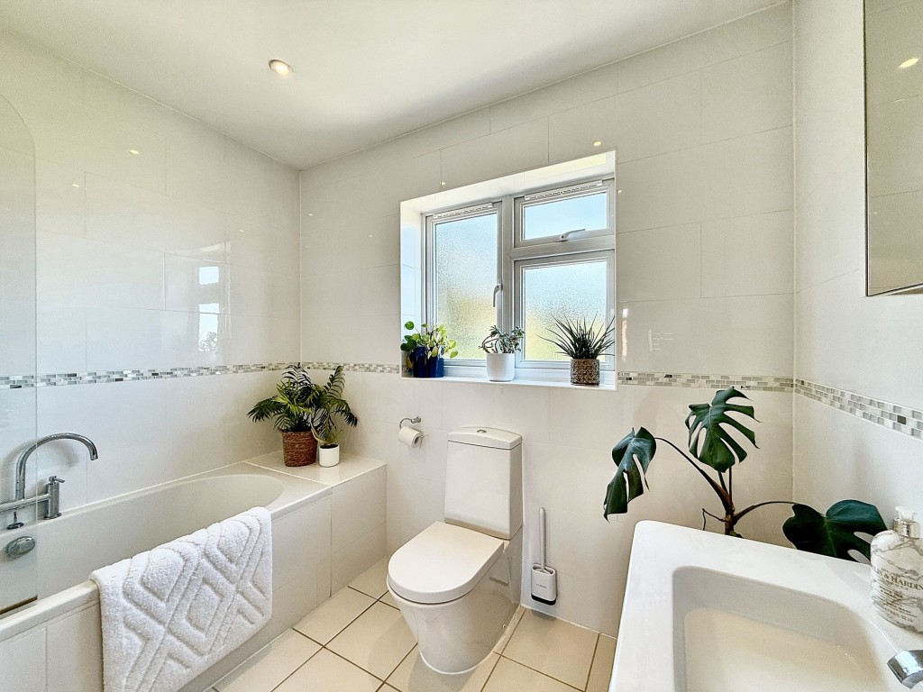 Images for Dalegarth Gardens, Purley, CR8 EAID:4238971326 BID:111a20da-ac98-4726-afab-e685f1b287bd