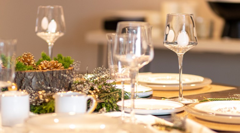 How to Add Sparkle to Your Christmas Dining Table