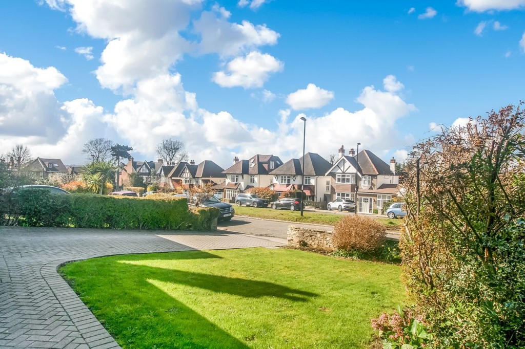 Images for Croham Close, South Croydon, CR2 EAID:4238971326 BID:111a20da-ac98-4726-afab-e685f1b287bd