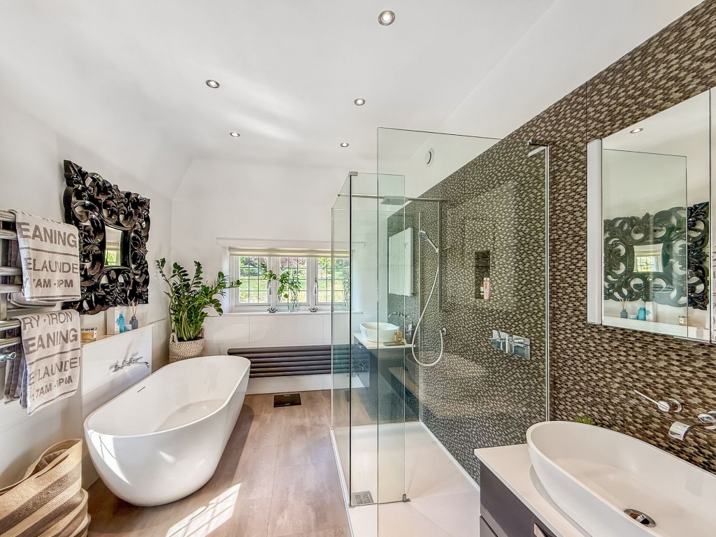 Images for Monahan Avenue, Purley, CR8 EAID:4238971326 BID:111a20da-ac98-4726-afab-e685f1b287bd
