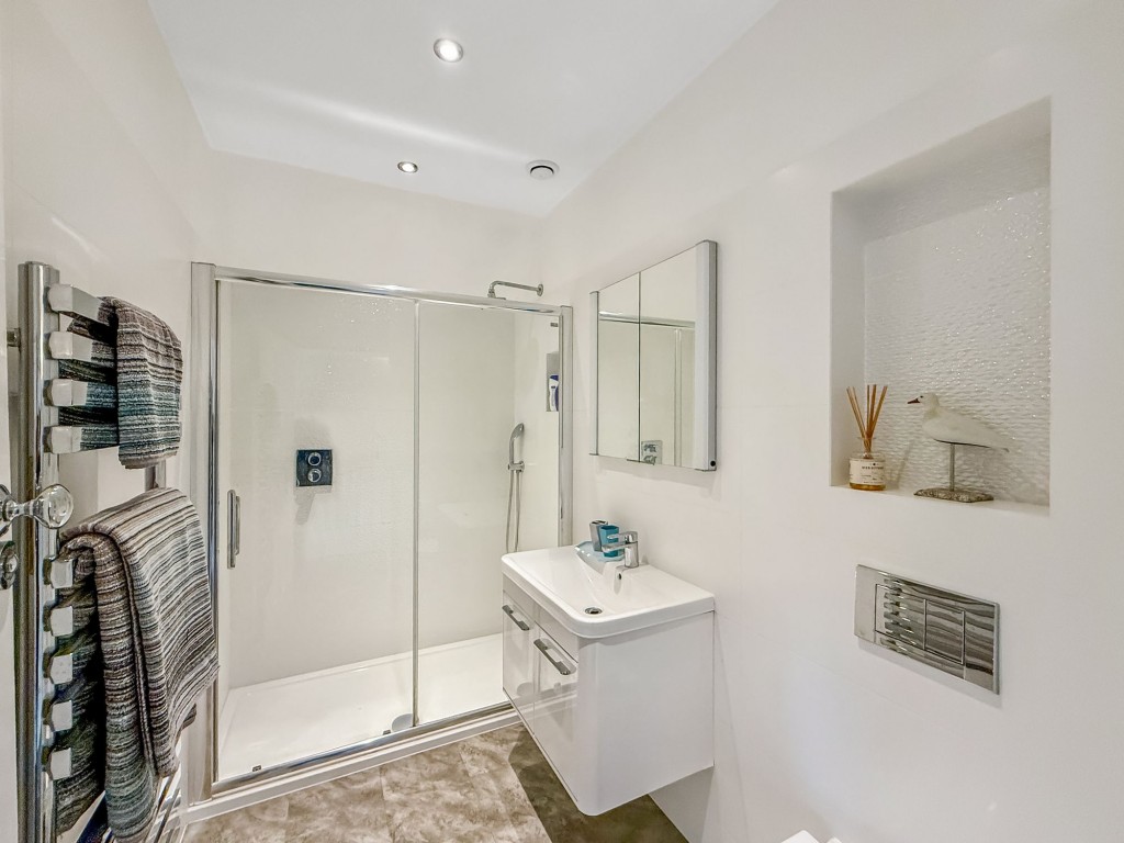 Images for Monahan Avenue, Purley, CR8 EAID:4238971326 BID:111a20da-ac98-4726-afab-e685f1b287bd