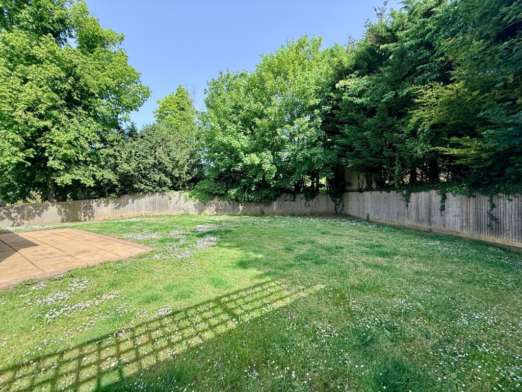 Images for Chynham Place, South Croydon, CR2 EAID:4238971326 BID:111a20da-ac98-4726-afab-e685f1b287bd