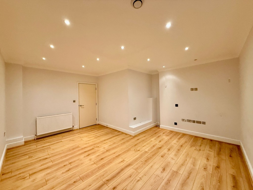 Images for Chynham Place, South Croydon, CR2 EAID:4238971326 BID:111a20da-ac98-4726-afab-e685f1b287bd