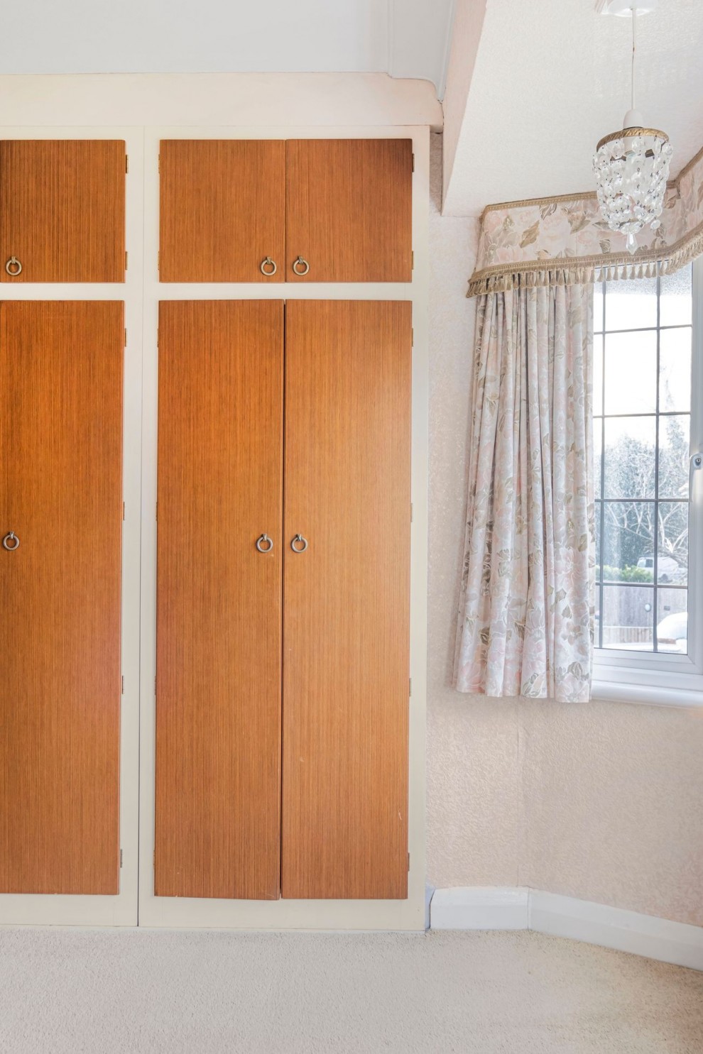 4 bedroom Detached House for sale in Purley