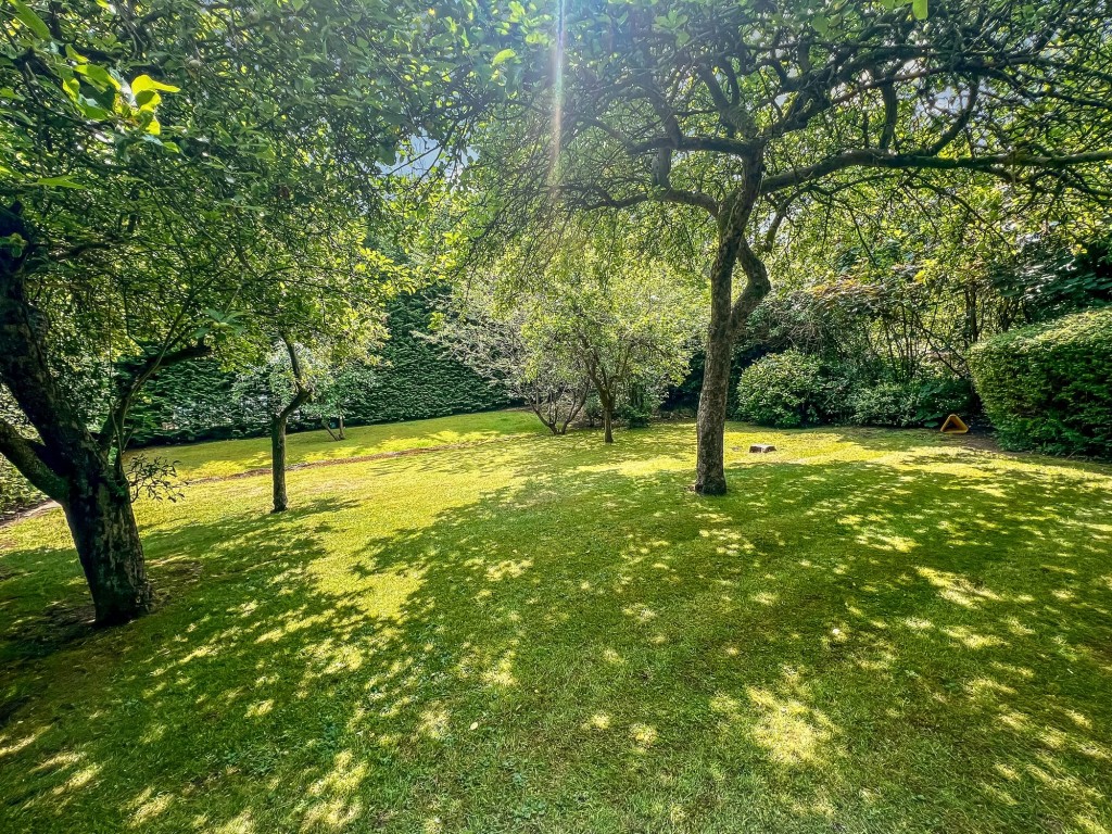 Images for Woodcrest Road, Purley, CR8 EAID:4238971326 BID:111a20da-ac98-4726-afab-e685f1b287bd